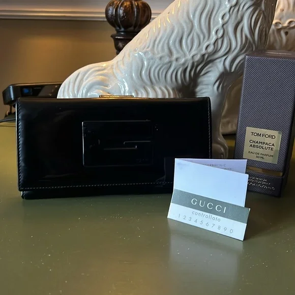 Wallet- Gucci’s Tom Ford era!   Sleek and subdued. - Picture 7 of 7